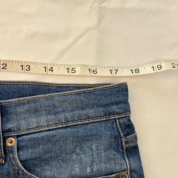 Gap distressed jean shorts - Picture 4 of 7